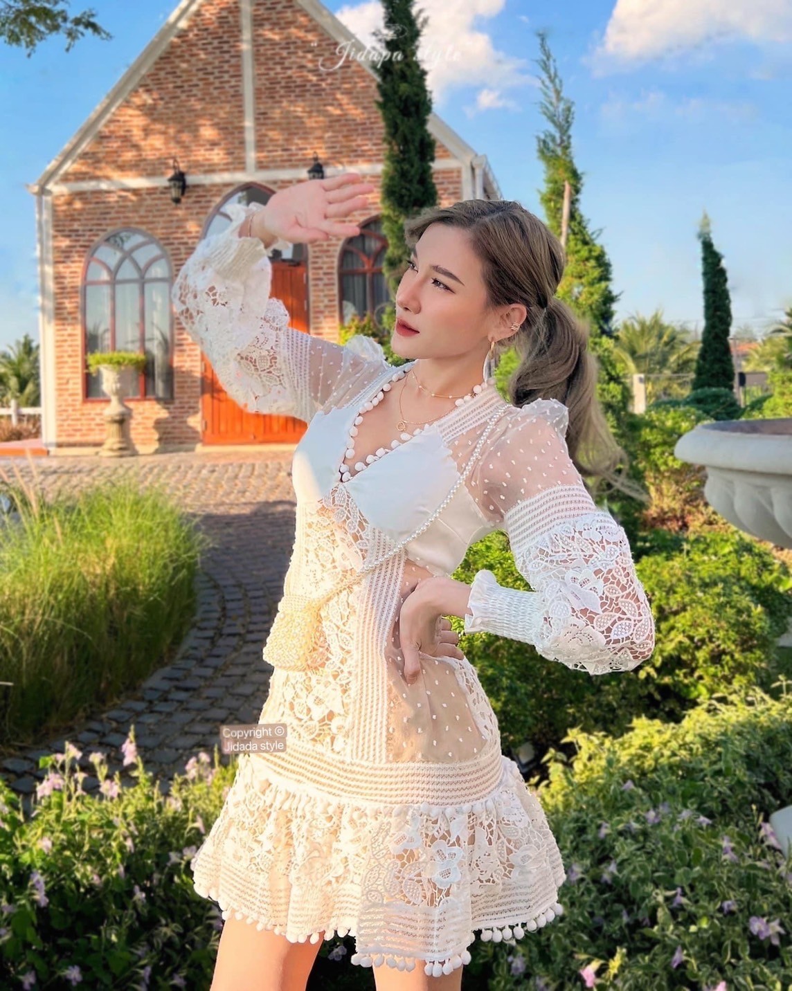 ?เดรสลูกไม้สีขาว  ส-68