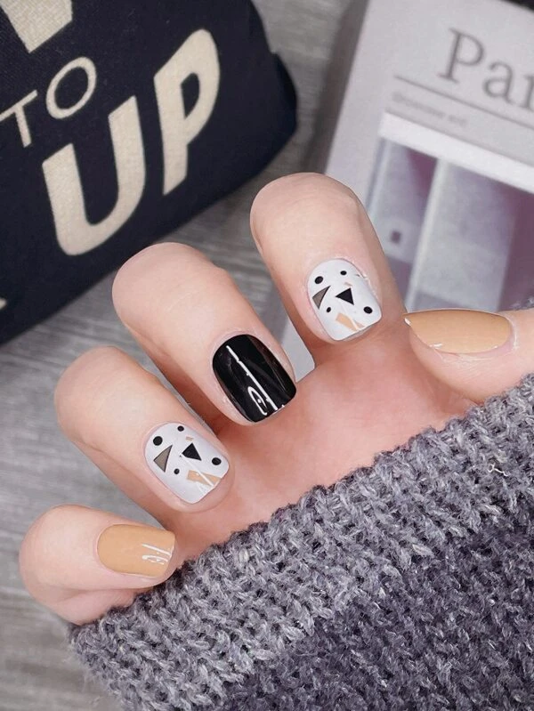 เล็บปลอม สั้น สี่เหลี่ยม ลวดลาย เรขาคณิต & ตะไบเล็บ 1 ชิ้น & เทปติดเล็บ 1 แผ่น 24 ชิ้น c-44