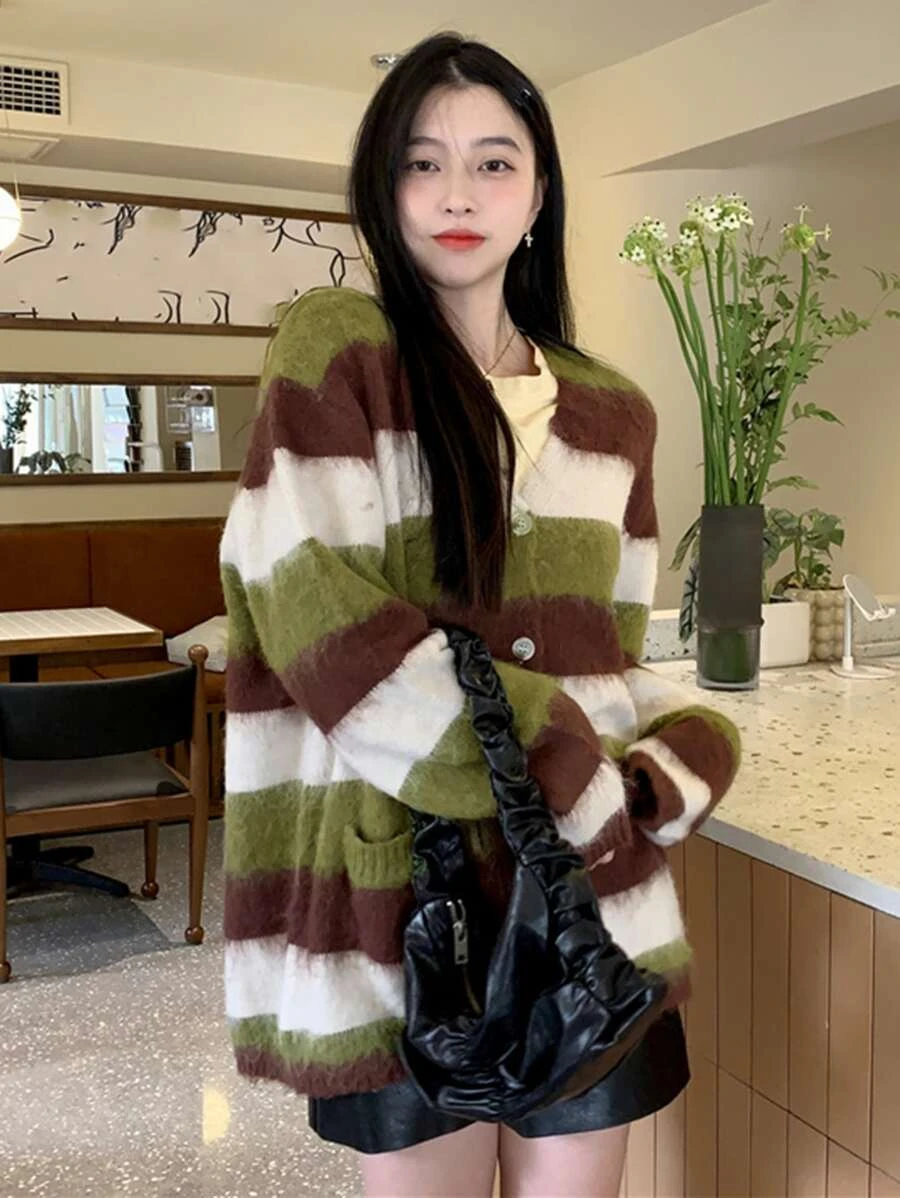 คาร์ดิแกน ลายแถบสี กระเป๋าคู่ โอเวอร์ไซส์   i-84