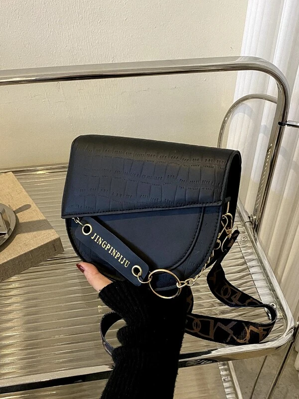 กระเป๋าดีไซน์เป็นรูปตัว U กระเป๋า Flap Bag