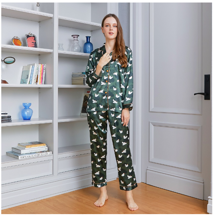 SA81>ชุดนอน Vana ลาย Army bird ผ้าซาติน