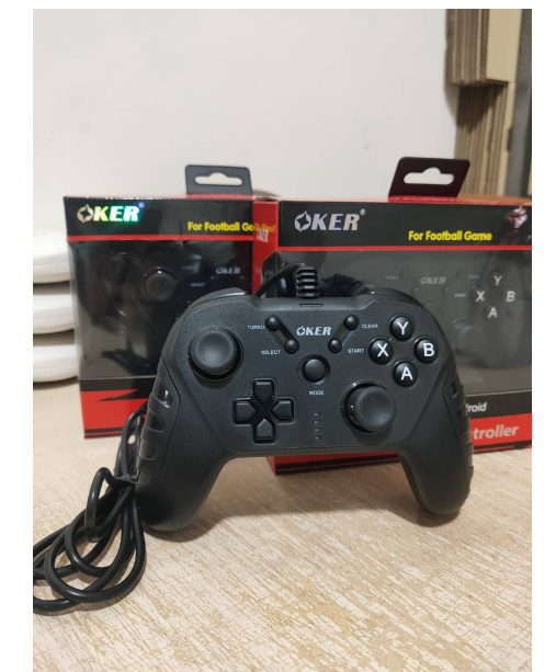 LA04-( Gamepad Controller ) จอยเกมคอม สำหรับเล่นเกม PC/PS3/Android ยี่ห้อ OKER เสียบแล้ว เล่นได้เลยไม่ต้องติดตั้ง