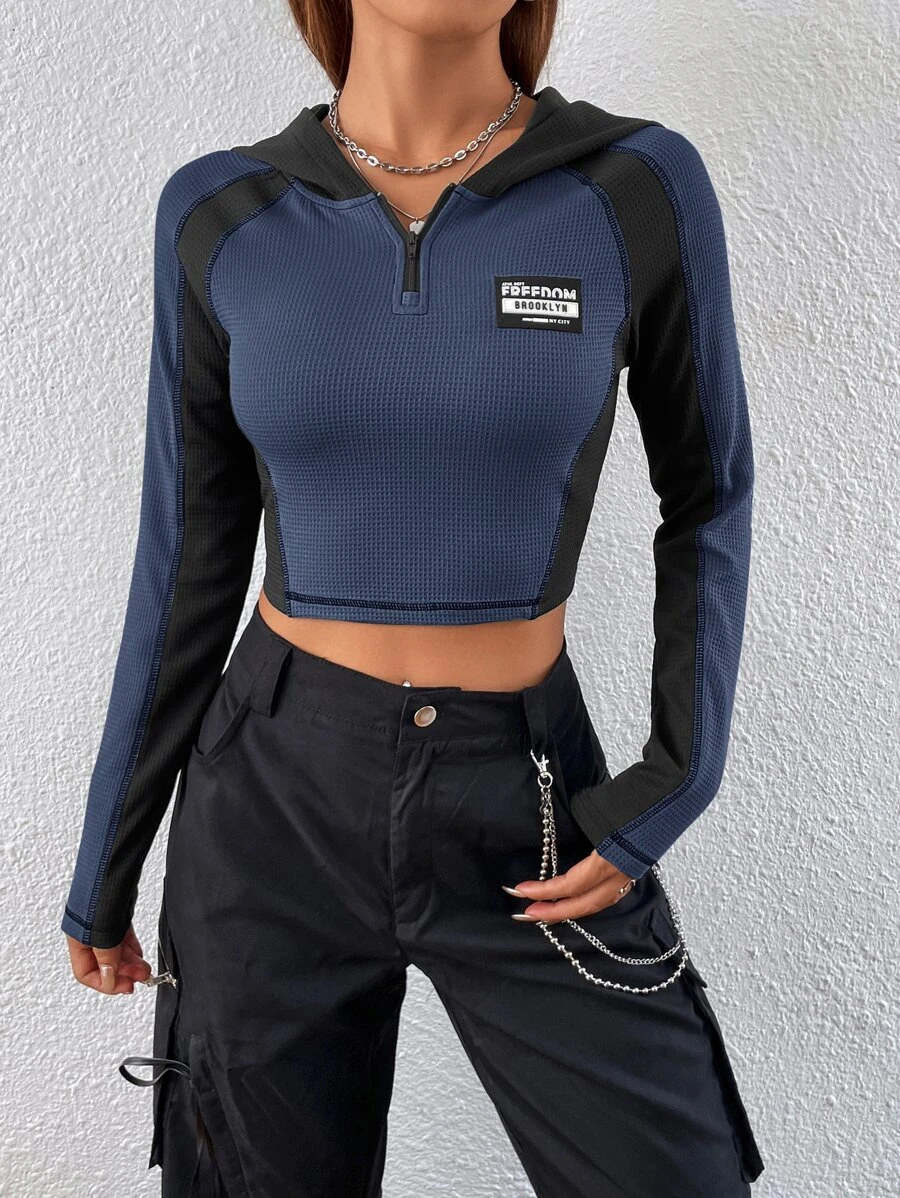 เสื้อฮู้ด ครอป บล็อคสี ตัวอักษร ตะเข็บด้านบนผ้า รายละเอียด แพทช์ แขนแร็กแลน  cc-58