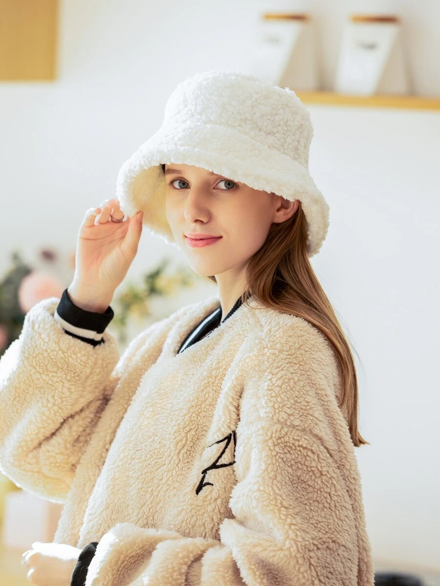 หมวกบักเก็ต สีพื้น ปุย j-4