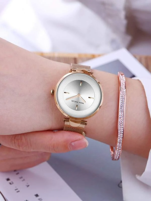 นาฬิกาควอทซ์ ตัวชี้ แบบกลม   น-0136