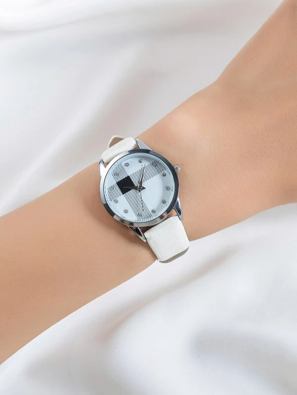 นาฬิกาควอตซ์ ตกแต่ง พลอยเทียม  น-0111