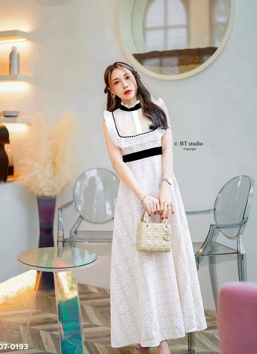 แม๊กซี้เดรสแขนกุดงานลูกไม้สีขาว 055